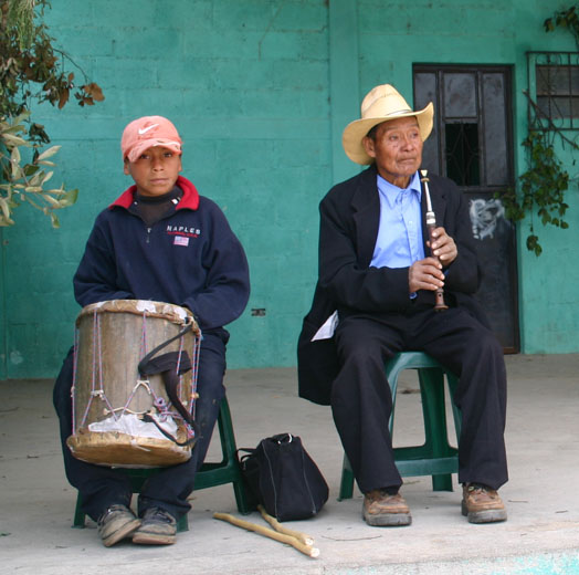 Musicians play the Chirimía and Tambor